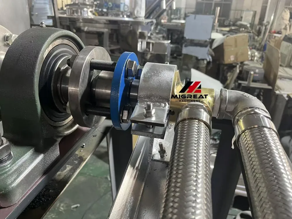 Rotary shaft joint and flexible hose of the SZG dryer
